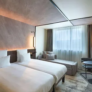 מלון Novotel Expo ****
